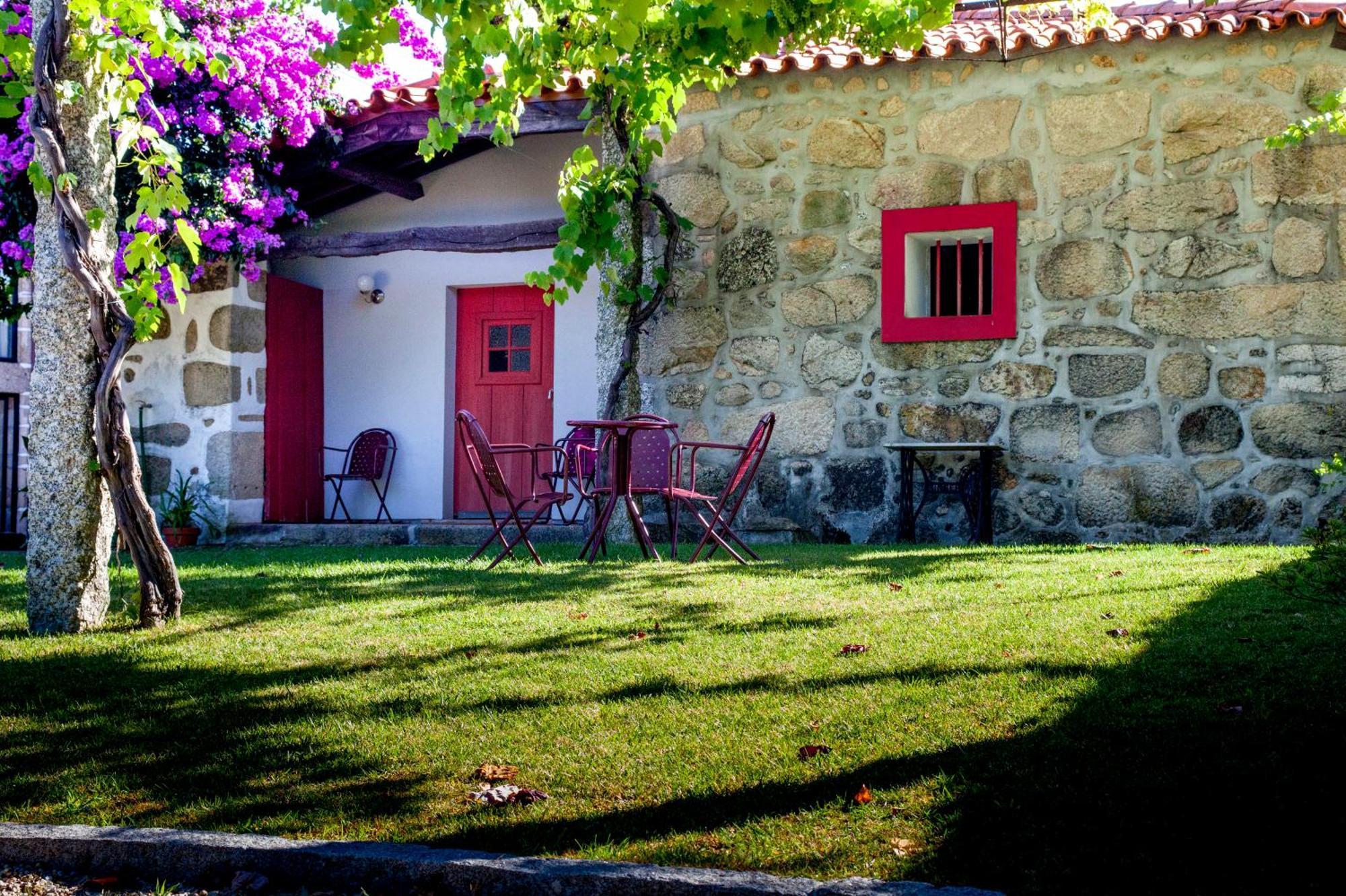 1720 Quinta Da Cancela - Winery & Farmhouse Гимарайнш Номер фото